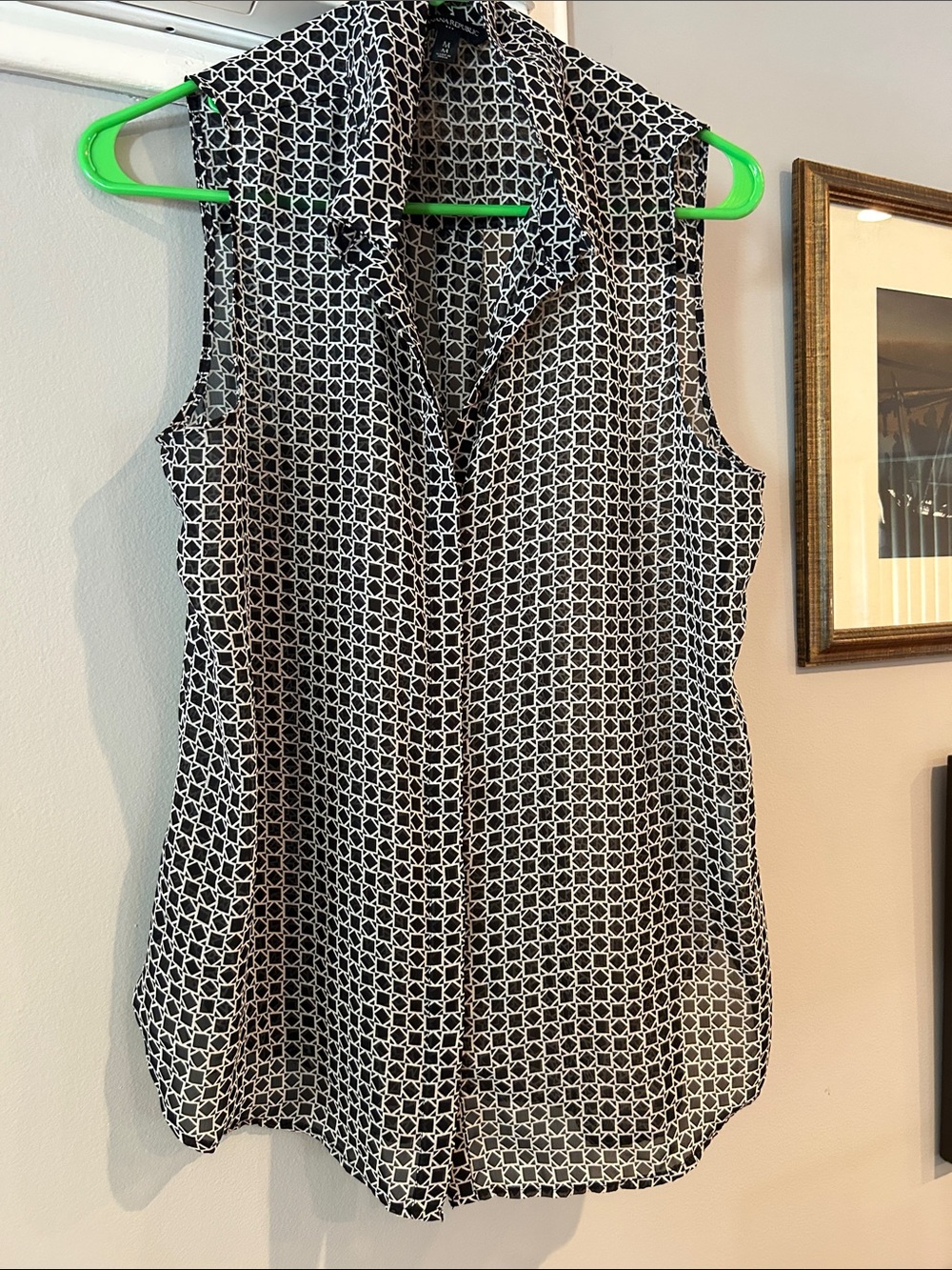 Banana Republic Black & White Sleeveless Geometric Button-Front Blouse